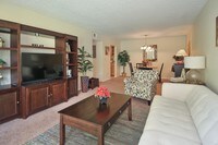Building Photo - Tanglewood Apartamentos in Louisville, Kentucky