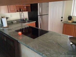 20200 NE 27th Ct in Aventura, FL - Building Photo - Building Photo