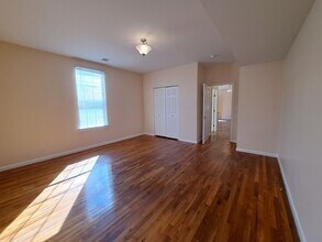 2301 Gravier St in New Orleans, LA - Building Photo - Building Photo