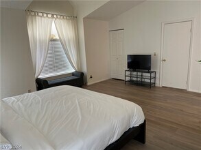 8305 Aspenbrook Ave in Las Vegas, NV - Building Photo - Building Photo