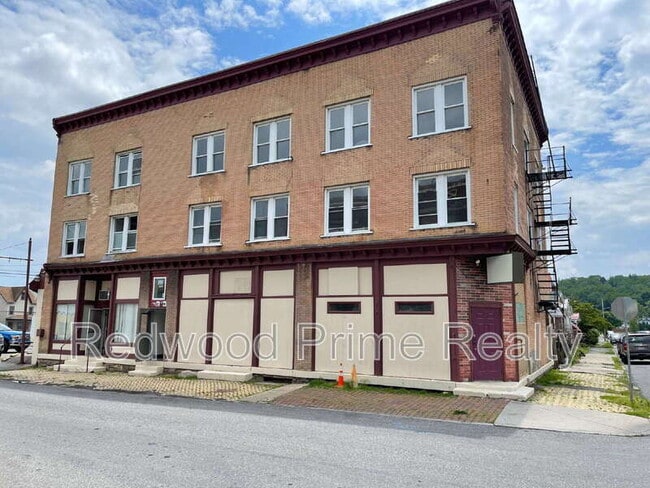 property at 2901 Maple Ave