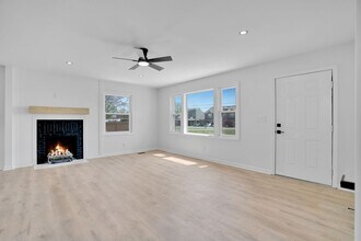 1857 Memorial Dr in Clarksville, TN - Foto de edificio - Building Photo