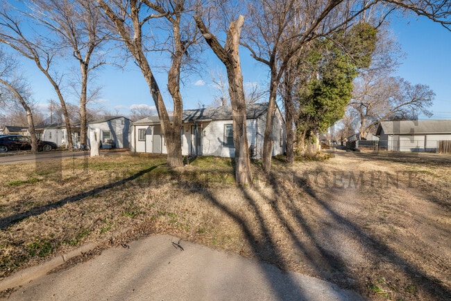 110 N Doris St in Wichita, KS - Building Photo - Building Photo