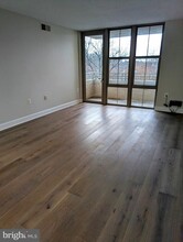 11800 Sunset Hills Rd in Reston, VA - Building Photo - Building Photo