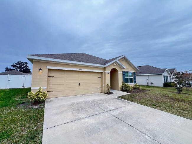 9727 Pepper Tree Trl in Wildwood, FL - Building Photo - Building Photo