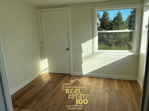 2633 NE Holmes Rd in Lincoln City, OR - Building Photo - Building Photo