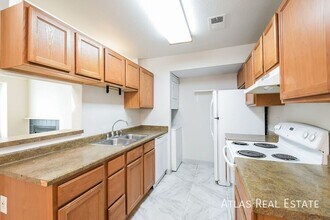 862 S Uravan Ct in Aurora, CO - Building Photo - Building Photo