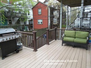 343 K St, Unit 1 in Boston, MA - Building Photo - Building Photo