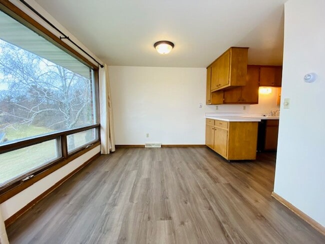 3037 Humboldt Rd in Green Bay, WI - Building Photo - Building Photo