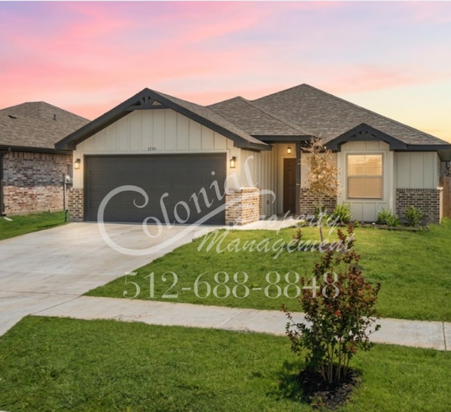 property at 1518 Curlew Ln