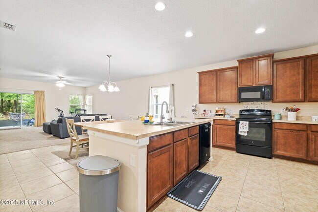 300 Auburn Oaks Rd E in Jacksonville, FL - Building Photo - Building Photo