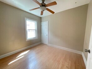 2516 N Keeler Ave in Chicago, IL - Building Photo - Building Photo