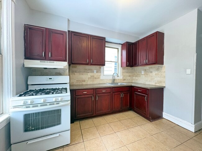 25 Dwight St, Unit 2