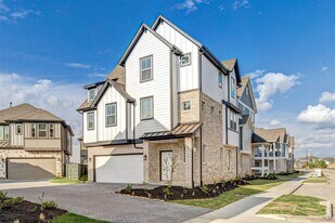 15131 Colorado Bnd Pk Dr in Cypress, TX - Building Photo