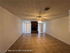 5309 Longridge Ave in Las Vegas, NV - Building Photo - Building Photo