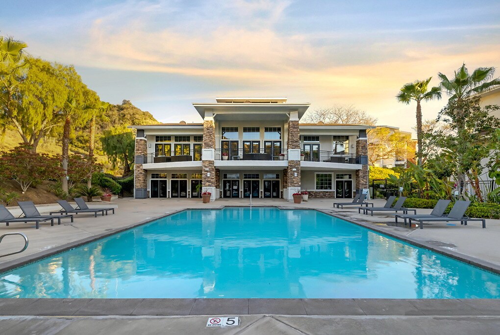 Carmel Creek in San Diego, CA - Foto de edificio