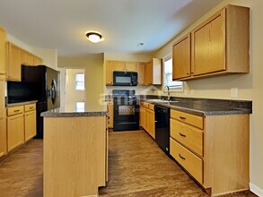 7904 Mill Park Ln in Powell, TN - Foto de edificio - Building Photo