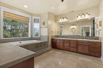 940 Palomino Dr in Grants Pass, OR - Building Photo - Building Photo