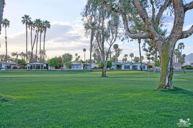 42274 Bodie Rd in Palm Desert, CA - Foto de edificio - Building Photo