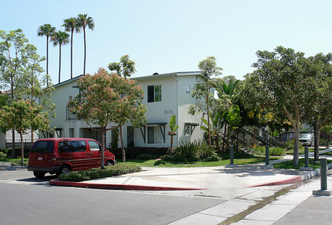 1634 S Calle Del Mar in Anaheim, CA - Foto de edificio