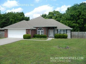 4924 Waverly Rd in Fayetteville, AR - Building Photo