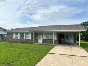 206 Lynn Cir in Pass Christian, MS - Building Photo - Building Photo