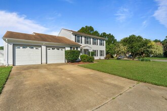 901 Shady Hollow Ln in Virginia Beach, VA - Building Photo - Building Photo