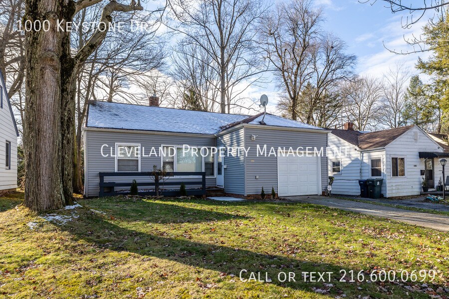 1000 Keystone Dr in Cleveland Heights, OH - Building Photo