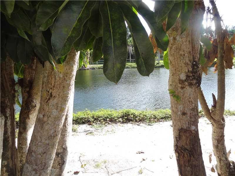 6120 SW 48th Ct, Unit 2 in Davie, FL - Foto de edificio