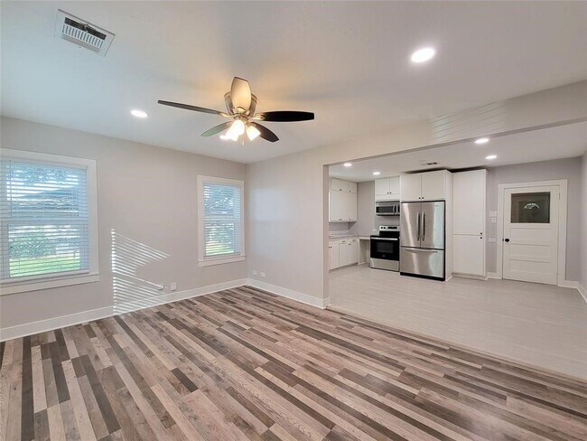 property at 1113 San Jacinto St