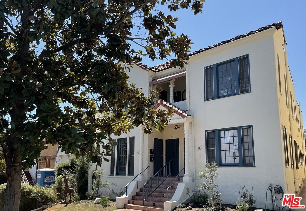 1125 S Citrus Ave in Los Angeles, CA - Building Photo