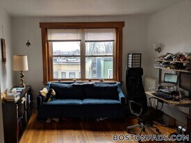 97 Hancock St, Unit 8 in Cambridge, MA - Building Photo