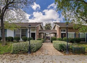 4800 Williamsburg Ln in La Mesa, CA - Building Photo