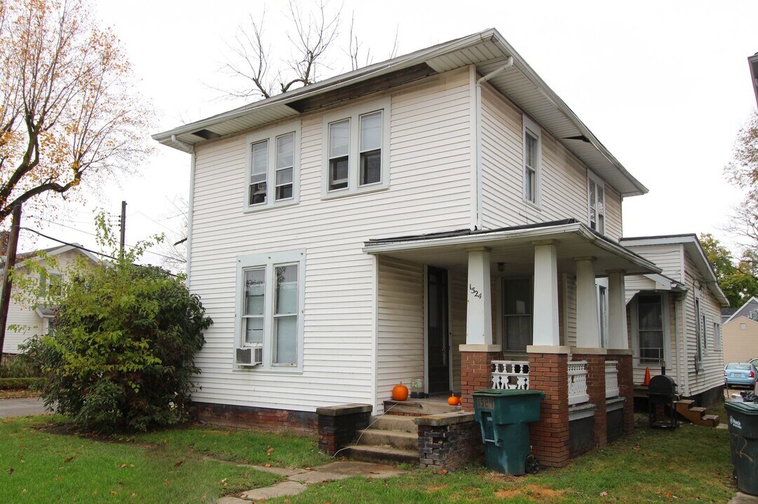 1524 W Jackson St in Muncie, IN - Foto de edificio