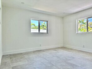 5240 NE 17th Terrace in Fort Lauderdale, FL - Building Photo - Building Photo