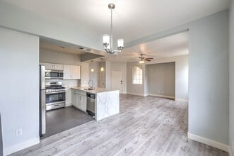 10233 King Henry Ave in Las Vegas, NV - Building Photo - Building Photo