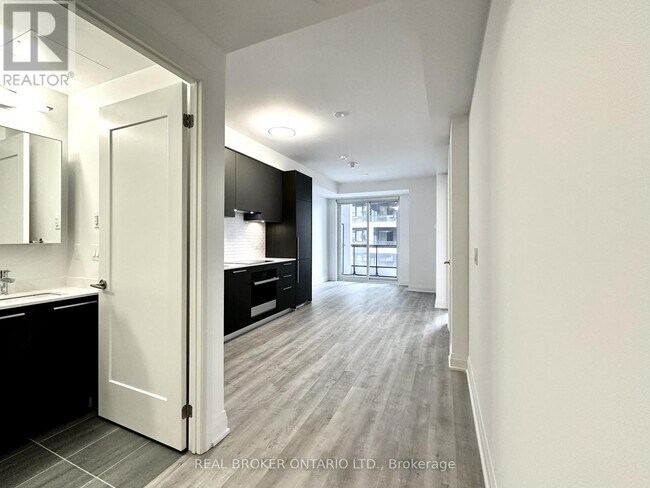 65 Broadway Ave in Toronto, ON - Building Photo - Building Photo