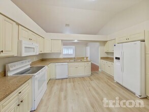 3613 Maricopa Ct, Unit 1/2 in Ruskin, FL - Foto de edificio - Building Photo