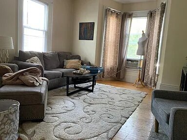 32 Oak St, Unit 1 in Somerville, MA - Building Photo - Building Photo