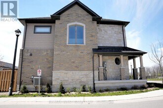 37 Cygnus Cres in Barrie, ON - Building Photo - Building Photo