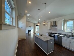 130 Walnut St in Somerville, MA - Building Photo - Building Photo