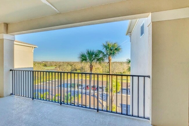 17510 Gawthrop Dr, Unit 404 in Bradenton, FL - Building Photo - Building Photo