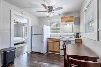 617 12th St-Unit -3 in Huntsville, TX - Building Photo - Building Photo