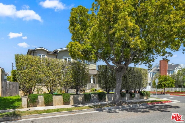 1749 Hill St in Santa Monica, CA - Building Photo - Building Photo