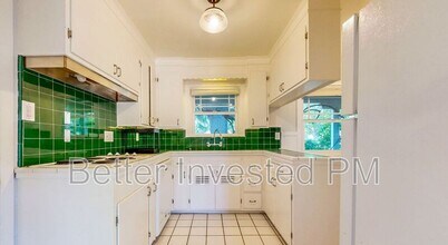 3241 Montgomery Dr in Santa Rosa, CA - Building Photo - Building Photo