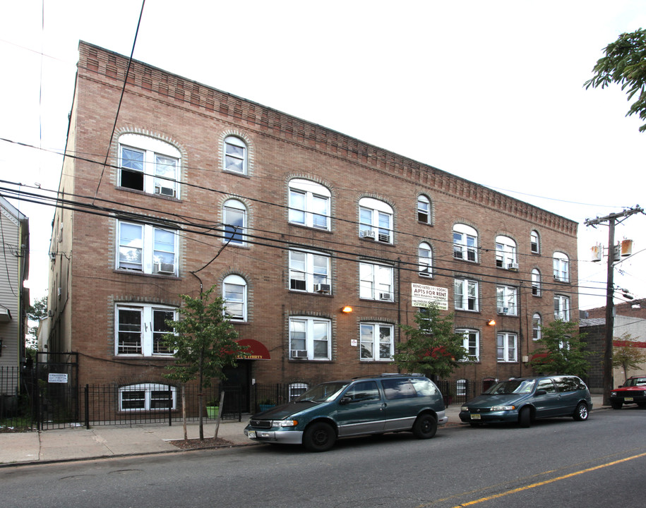 430-436 E Jersey St in Elizabeth, NJ - Building Photo