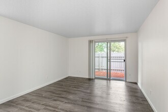 Images Highland Apartments in Gresham, OR - Foto de edificio - Interior Photo
