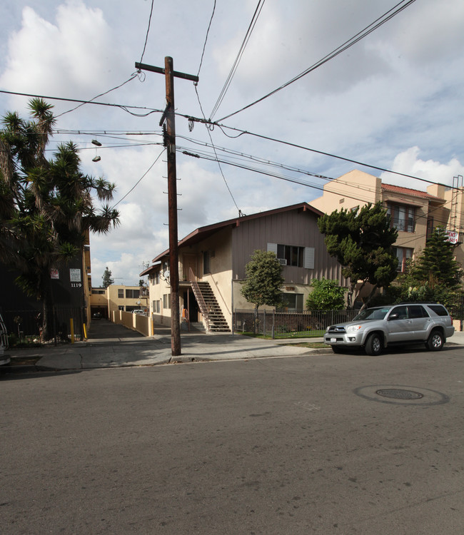 1125 N Madison Ave in Los Angeles, CA - Building Photo - Building Photo