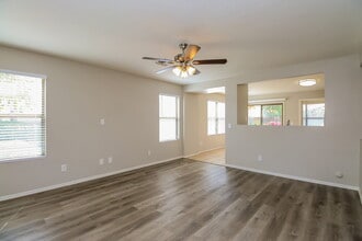 1080 S Bogle Ct in Chandler, AZ - Building Photo - Building Photo