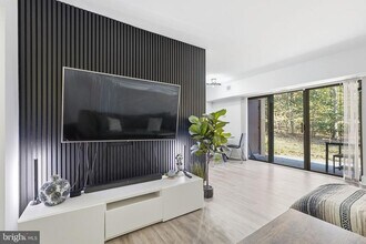 11647 Stoneview Square in Reston, VA - Building Photo - Building Photo